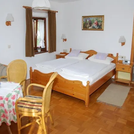 Gaestehaus Stoanerhof * Unterwössen