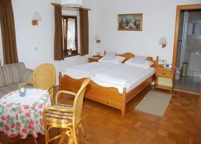 Gaestehaus Stoanerhof * Unterwössen